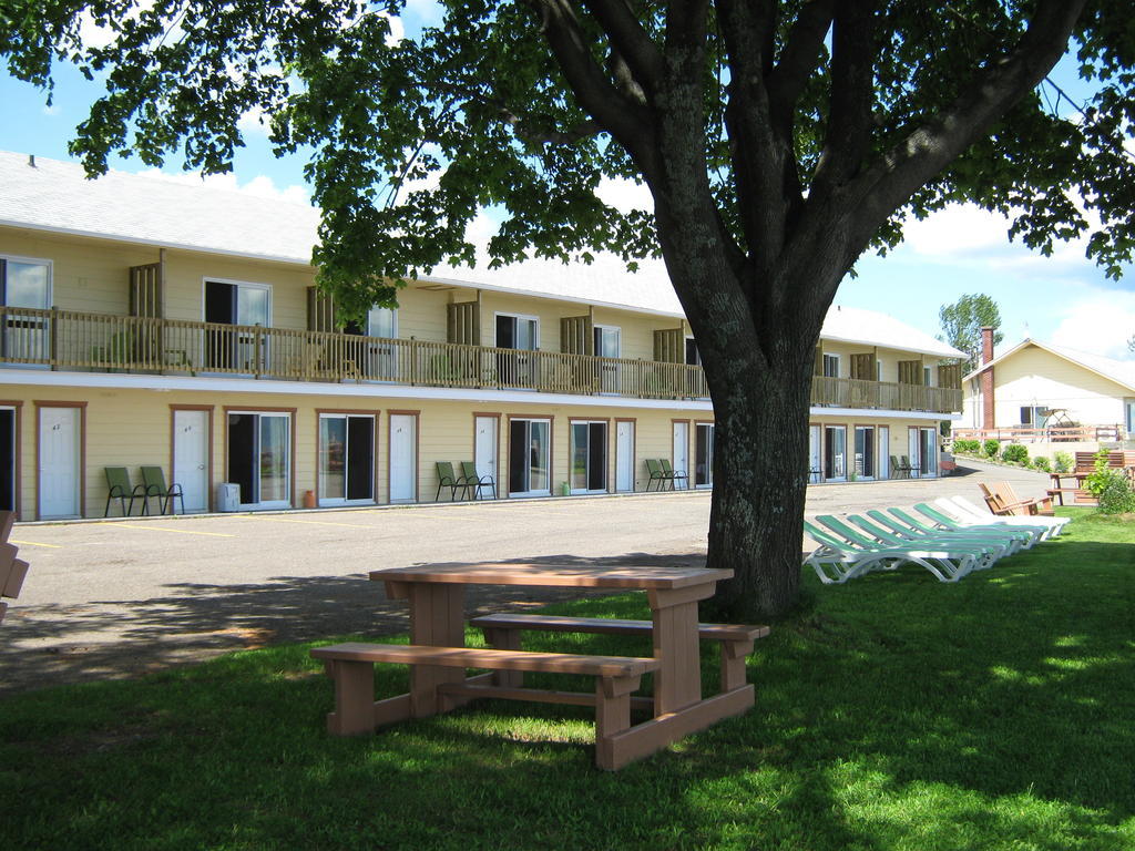 Motel Carleton Sur Mer Esterno foto