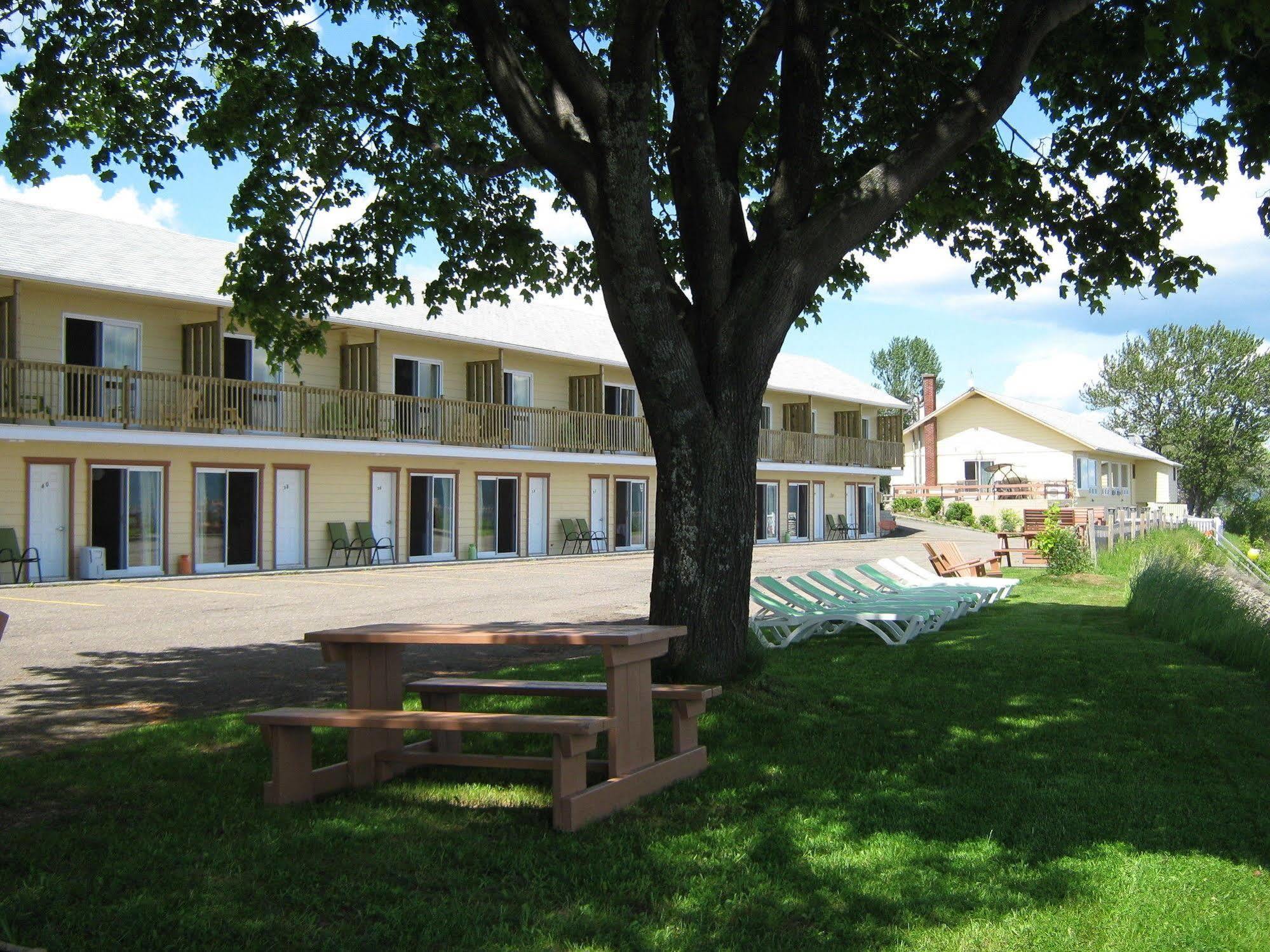 Motel Carleton Sur Mer Esterno foto